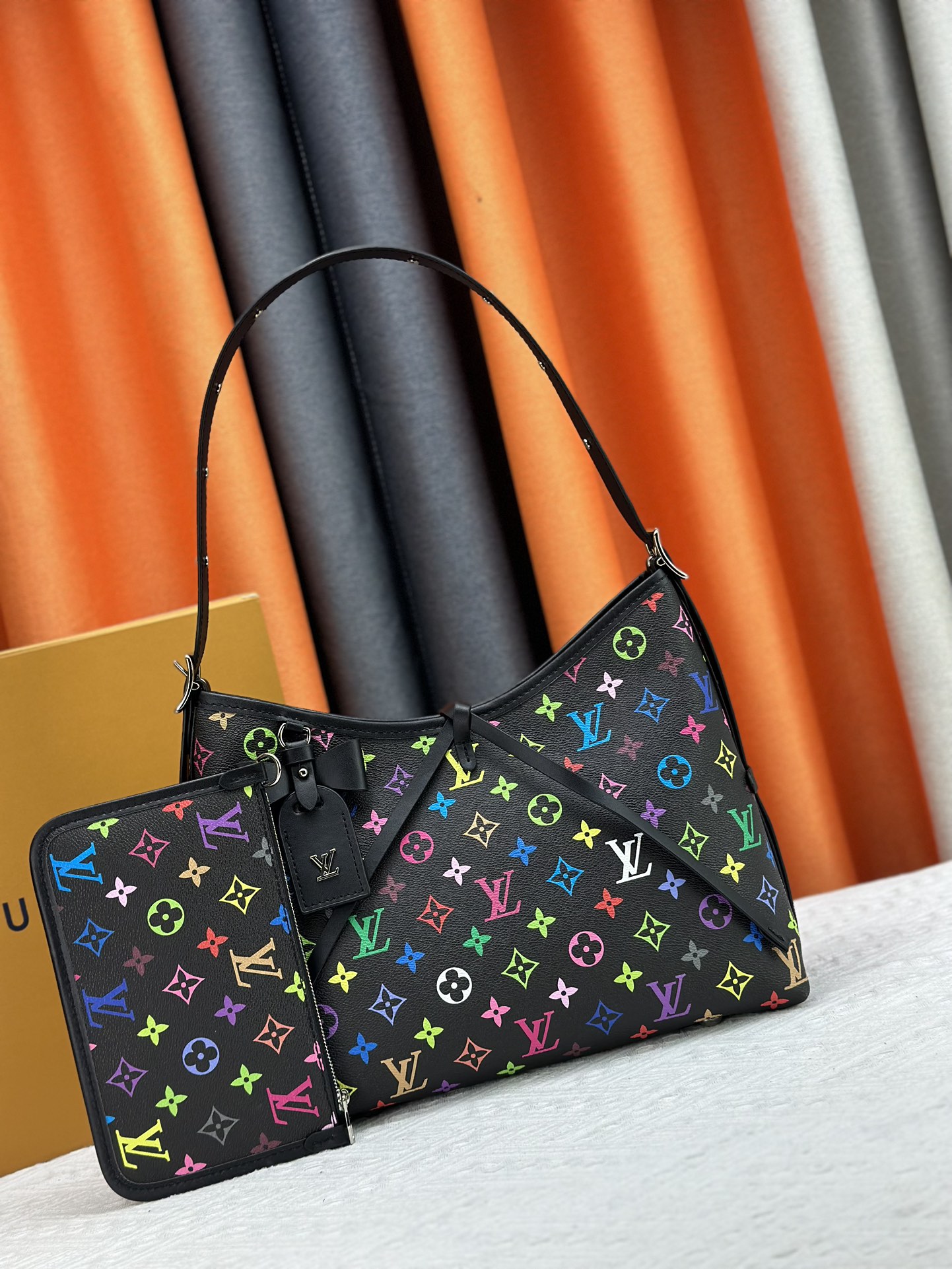 LV bag 660